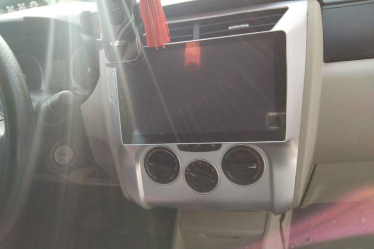 Used Venucia R50 2014 1.6L Manual Splendid Edition Audio And AC Panel