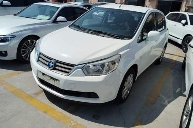 Used Venucia R50 2014 1.6L Automatic Splendid Edition