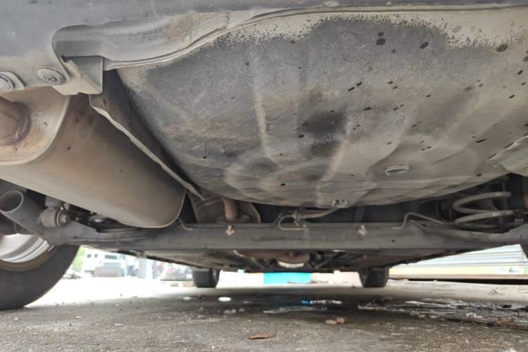Used Venucia R50 2014 1.6L Automatic Splendid Edition Chassis Rear