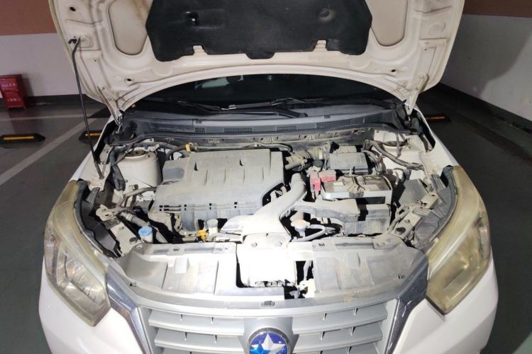 Used Venucia R50 2014 1.6L Automatic Splendid Edition Engine Bay