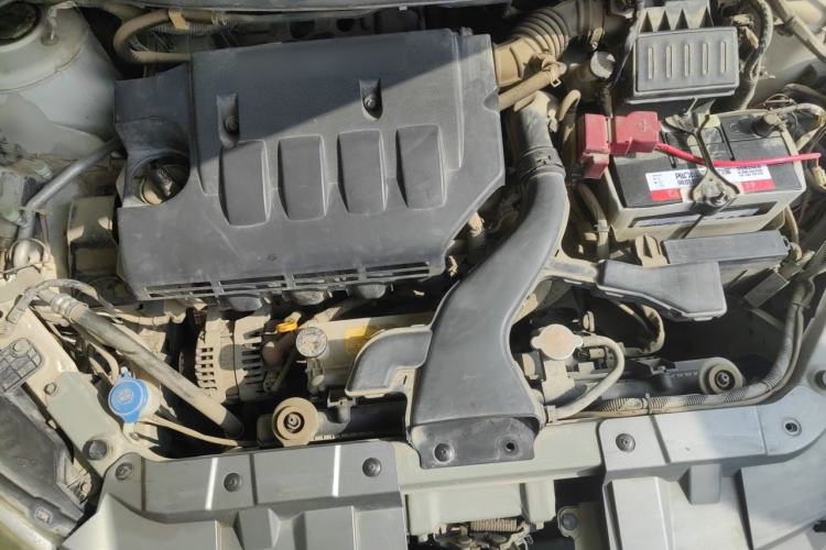 Used Venucia R50 2014 1.6L Automatic Splendid Edition Engine Bay