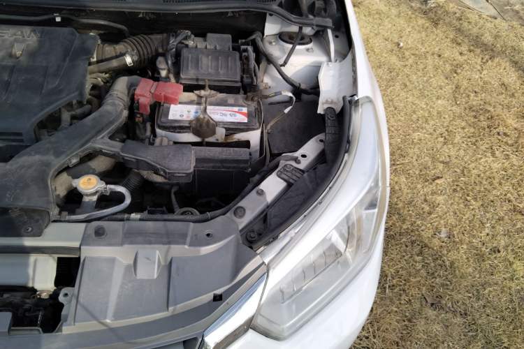 Used Venucia R50 2014 1.6L Manual Splendid Edition Engine Bay Left