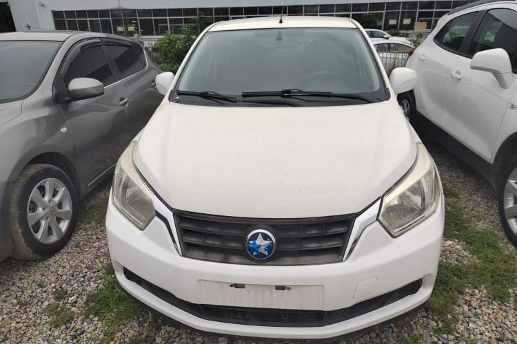 Used Venucia R50 2014 1.6L Automatic Splendid Edition Exterior 1