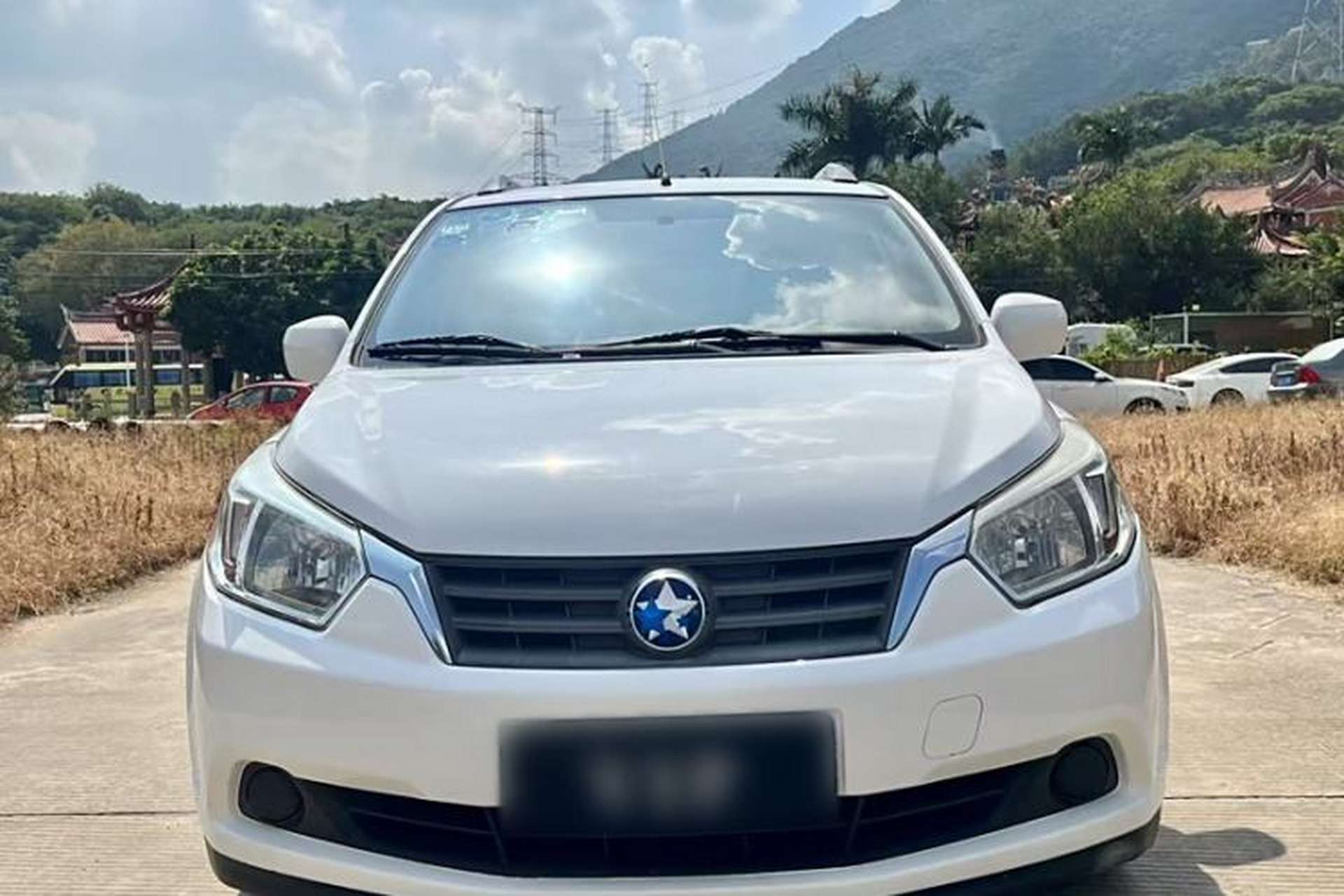 Used Venucia R50 2014 1.6L Manual Splendid Edition Exterior 1