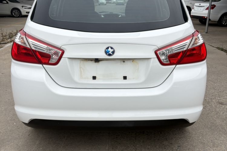 Used Venucia R50 2014 1.6L Manual Splendid Edition Exterior 10