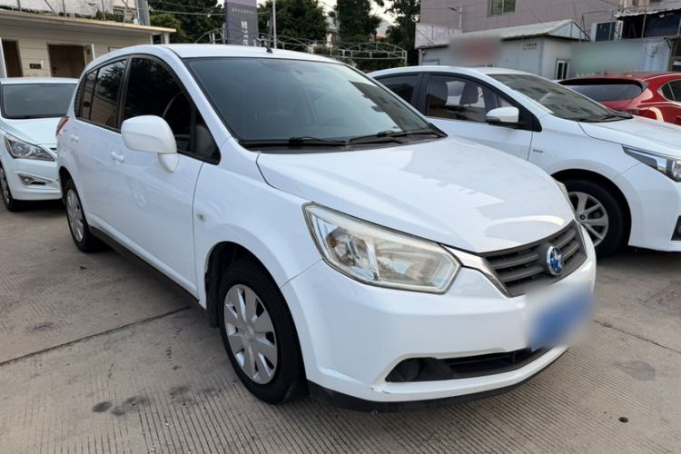 Used Venucia R50 2014 1.6L Automatic Splendid Edition Exterior 2