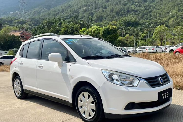 Used Venucia R50 2014 1.6L Manual Splendid Edition Exterior 2