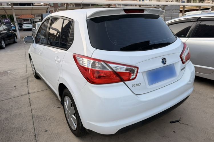 Used Venucia R50 2014 1.6L Automatic Splendid Edition Exterior 3