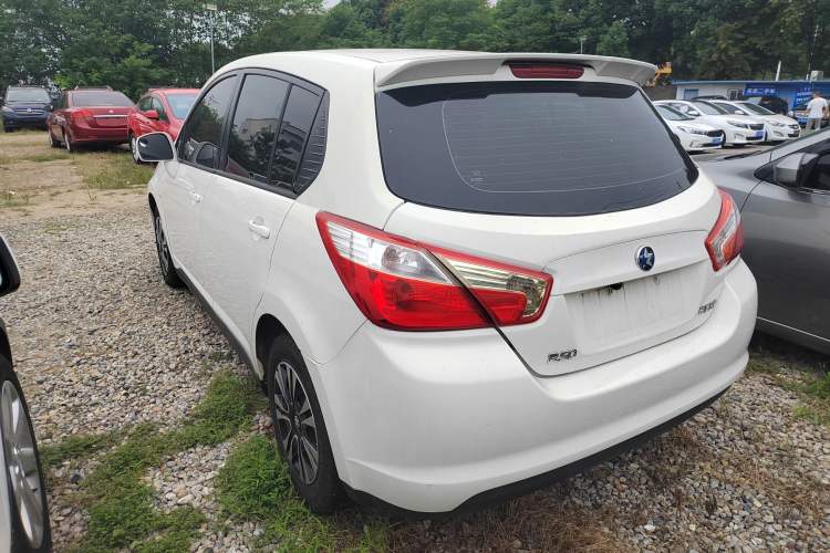 Used Venucia R50 2014 1.6L Automatic Splendid Edition Exterior 3