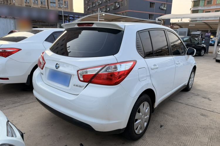 Used Venucia R50 2014 1.6L Automatic Splendid Edition Exterior 5