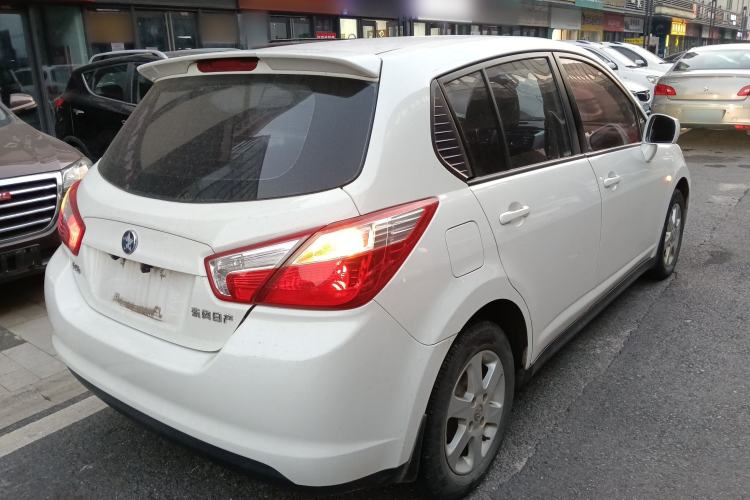 Used Venucia R50 2014 1.6L Manual Splendid Edition Exterior 5