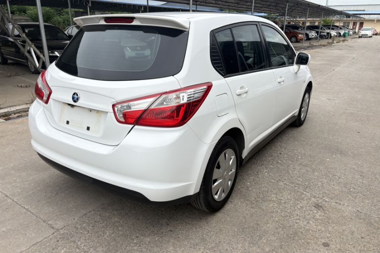 Used Venucia R50 2014 1.6L Manual Splendid Edition Exterior 6