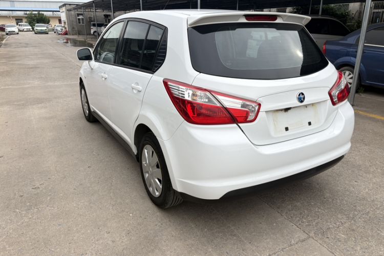 Used Venucia R50 2014 1.6L Manual Splendid Edition Exterior 7