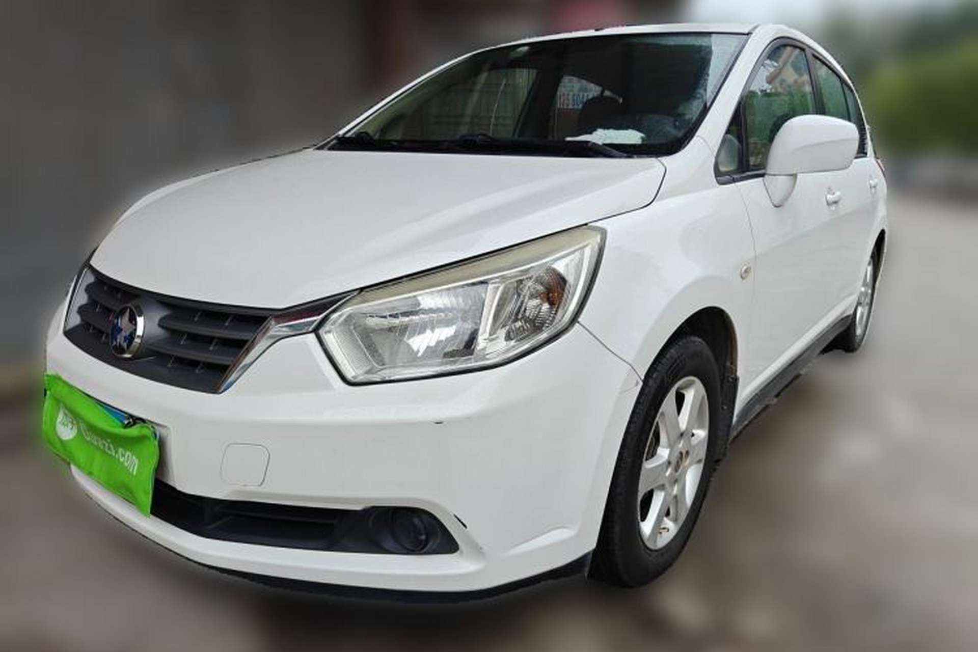 Used Venucia R50 2014 1.6L Automatic Splendid Edition Front Left 45 Deg