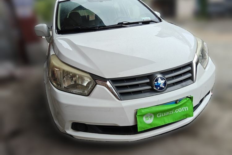 Used Venucia R50 2014 1.6L Automatic Splendid Edition Front Right 45 Deg
