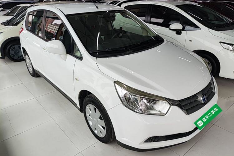Used Venucia R50 2014 1.6L Manual Splendid Edition Front Right 45 Deg