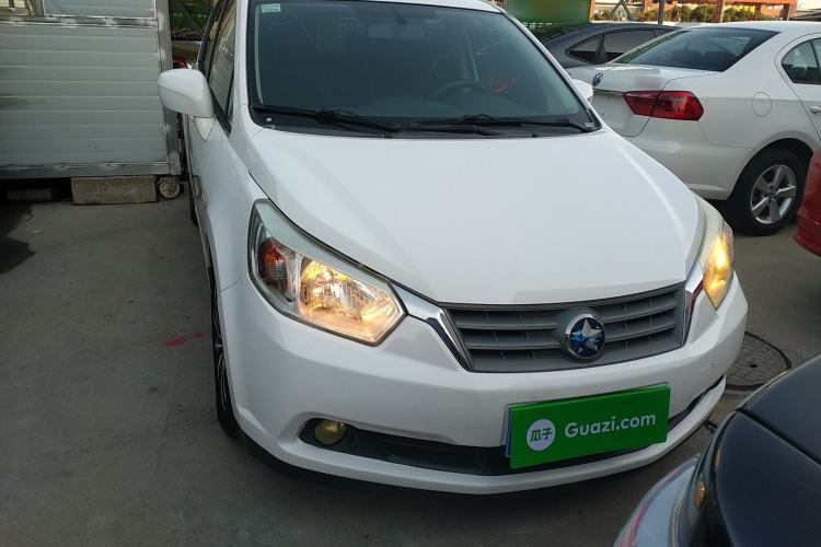 Used Venucia R50 2014 1.6L Automatic Splendid Edition Front