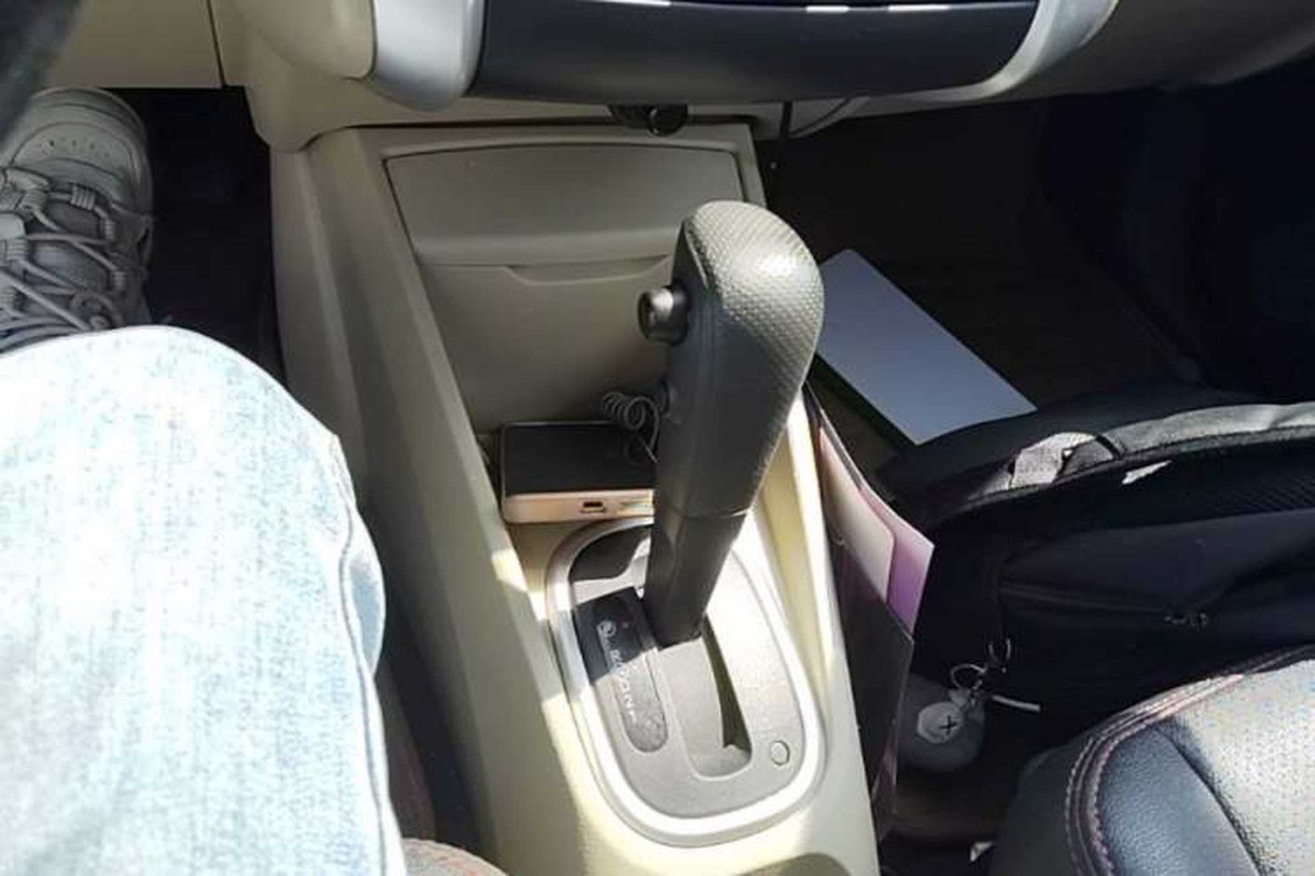 Used Venucia R50 2014 1.6L Automatic Splendid Edition Gear Lever