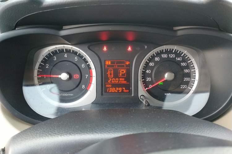 Used Venucia R50 2014 1.6L Automatic Splendid Edition Instrument Cluster