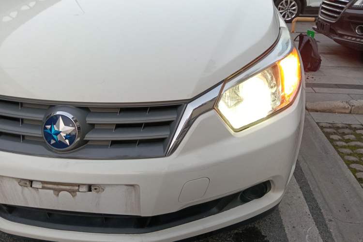 Used Venucia R50 2014 1.6L Manual Splendid Edition Left Front Headlight