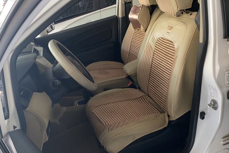 Used Venucia R50 2014 1.6L Manual Splendid Edition Left Front Seat