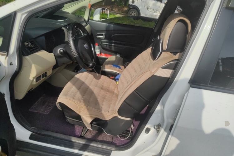Used Venucia R50 2014 1.6L Automatic Splendid Edition Left Front Seat