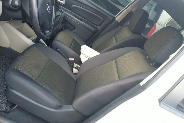 Used Venucia R50 2014 1.6L Automatic Splendid Edition Left Front Seat