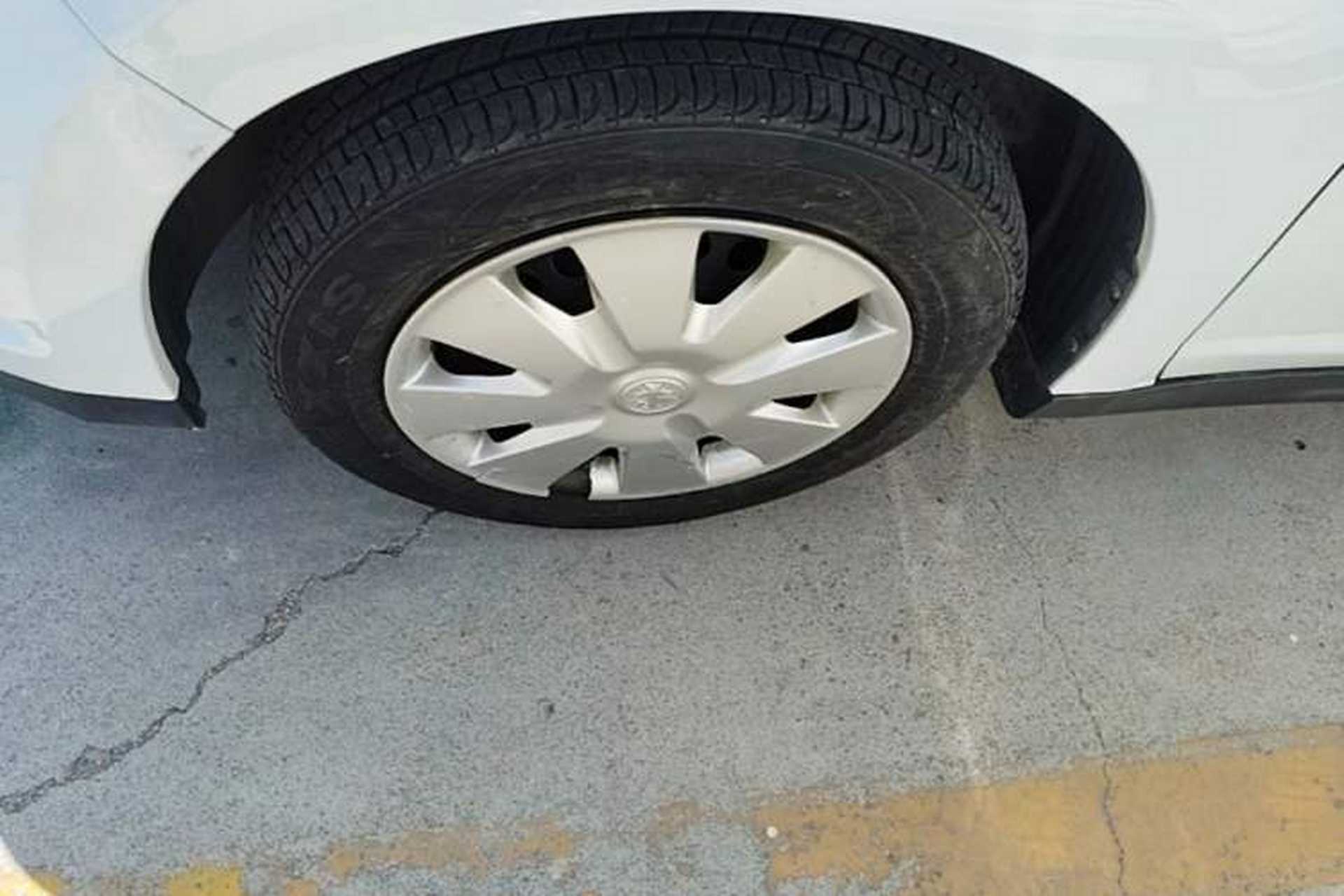 Used Venucia R50 2014 1.6L Automatic Splendid Edition Left Front Wheel Hub