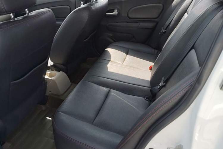 Used Venucia R50 2014 1.6L Automatic Splendid Edition Left Rear Seat