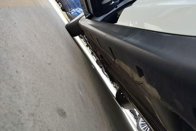 Used Venucia R50 2014 1.6L Automatic Splendid Edition Left Side Sill