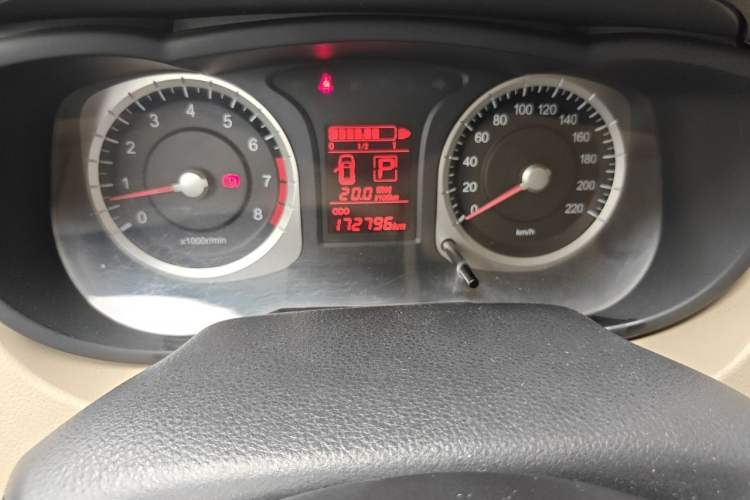 Used Venucia R50 2014 1.6L Automatic Splendid Edition Odometer Close Up