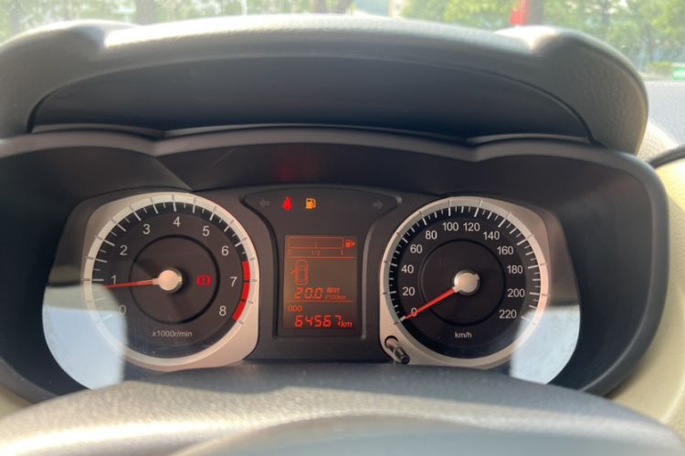 Used Venucia R50 2014 1.6L Manual Splendid Edition Odometer Close Up