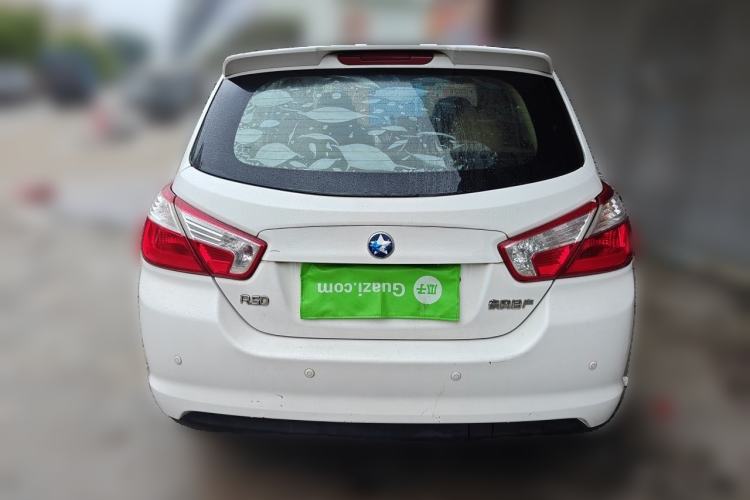 Used Venucia R50 2014 1.6L Automatic Splendid Edition Rear