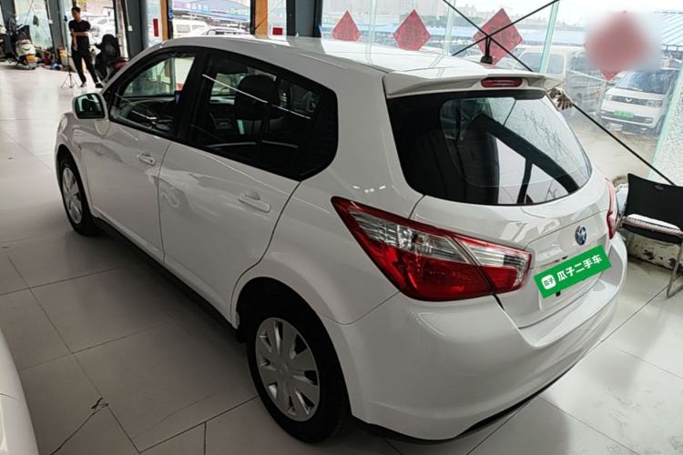 Used Venucia R50 2014 1.6L Manual Splendid Edition Rear Left 45 Deg