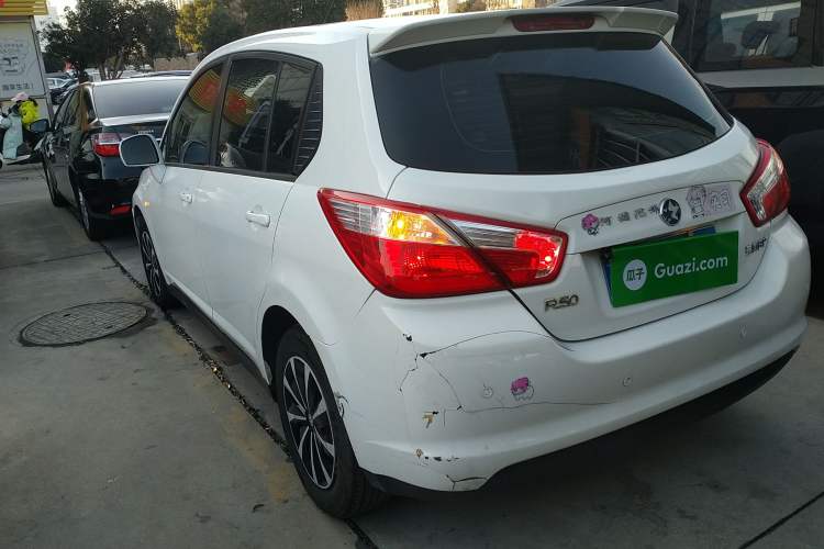Used Venucia R50 2014 1.6L Automatic Splendid Edition Rear Left 45 Deg
