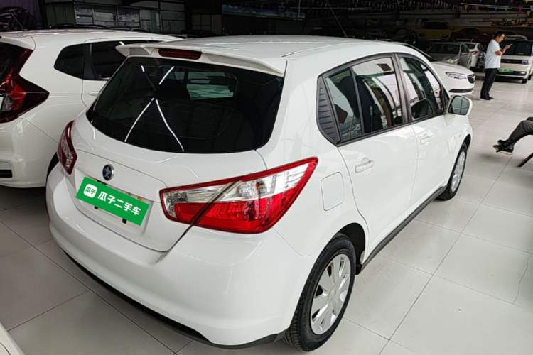 Used Venucia R50 2014 1.6L Manual Splendid Edition Rear Right 45 Deg