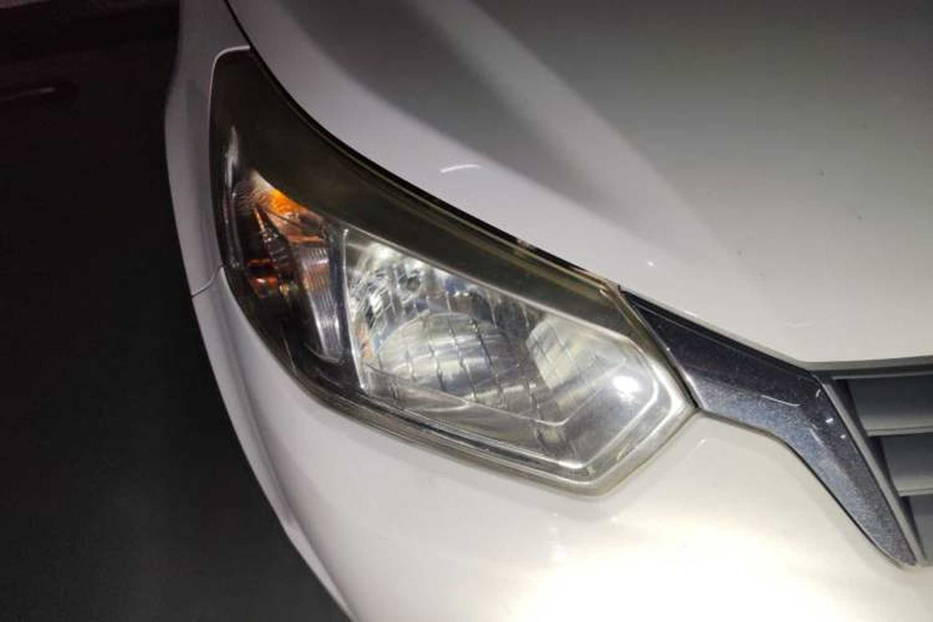 Used Venucia R50 2014 1.6L Automatic Splendid Edition Right Front Headlight
