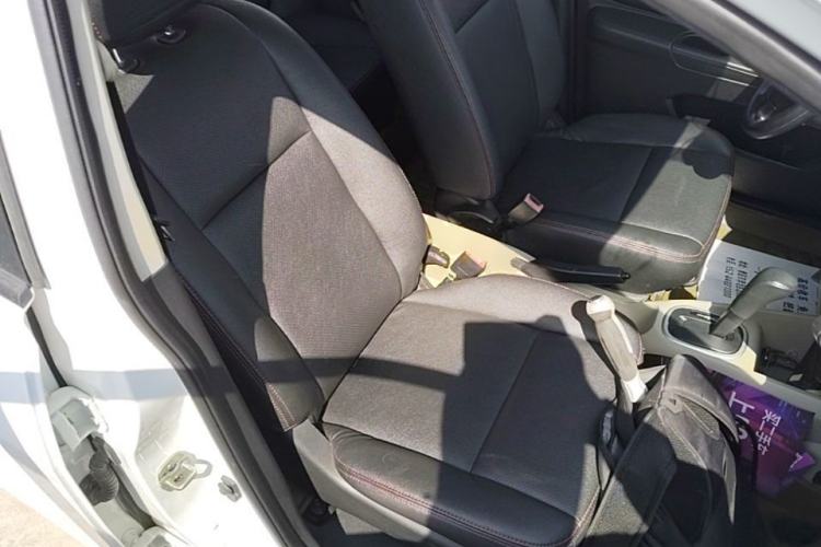 Used Venucia R50 2014 1.6L Automatic Splendid Edition Right Front Seat