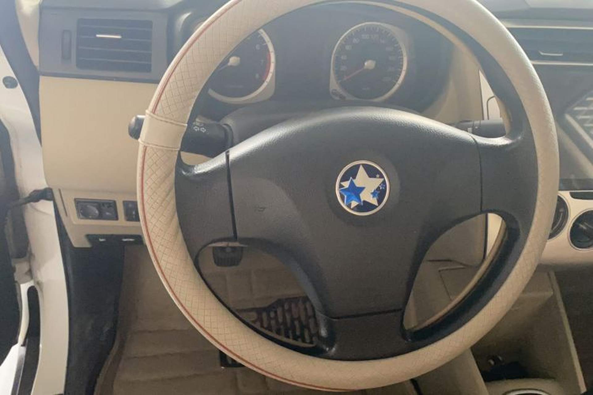 Used Venucia R50 2014 1.6L Manual Splendid Edition Steering Wheel