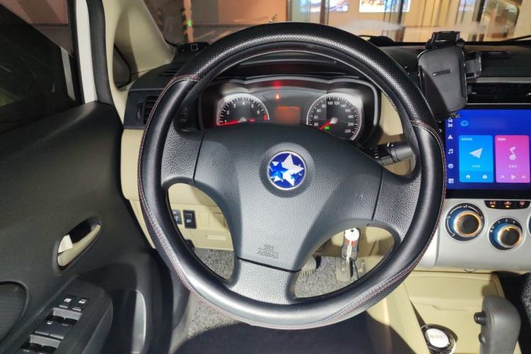Used Venucia R50 2014 1.6L Automatic Splendid Edition Steering Wheel