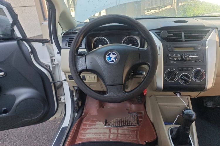 Used Venucia R50 2014 1.6L Manual Splendid Edition Steering Wheel