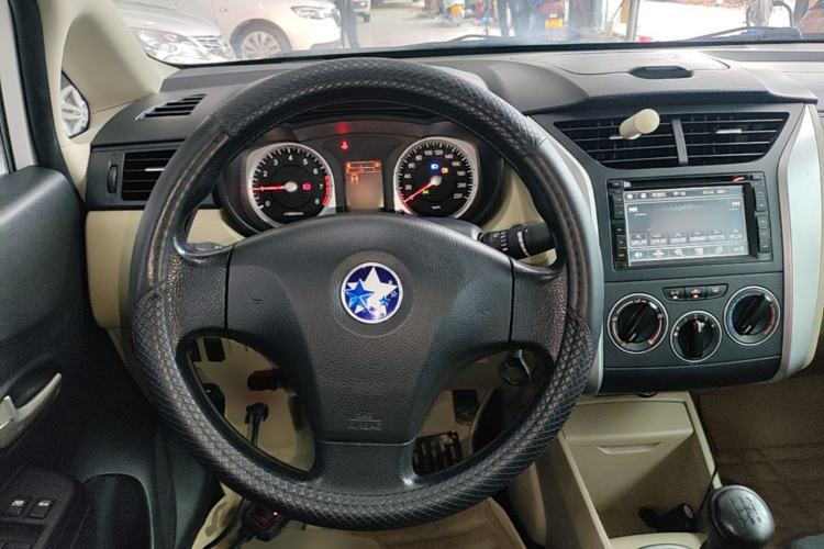 Used Venucia R50 2014 1.6L Manual Splendid Edition Steering Wheel