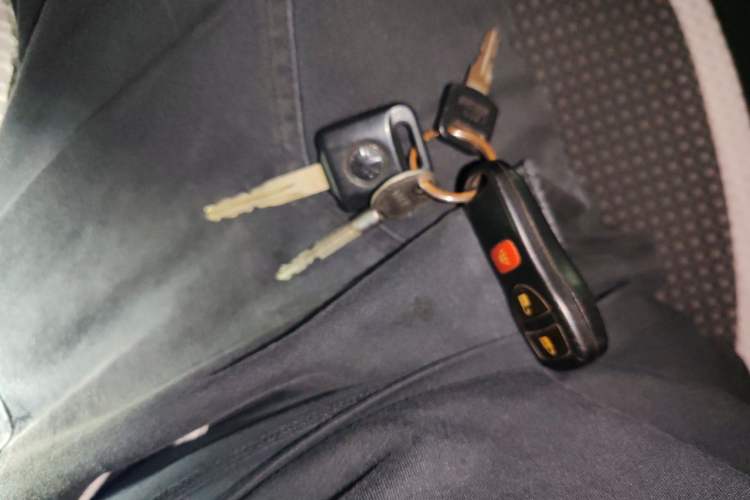 Used Venucia R50 2014 1.6L Automatic Splendid Edition Vehicle Key