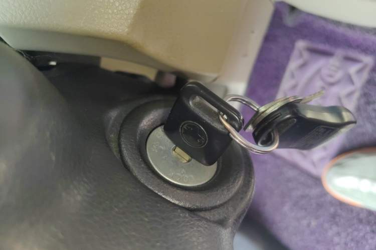 Used Venucia R50 2014 1.6L Automatic Splendid Edition Vehicle Key