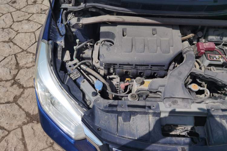 Used Venucia R50 2015 1.6L Manual Fashion Edition Engine Bay Right