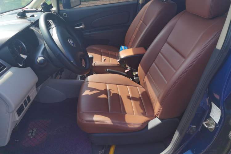 Used Venucia R50 2015 1.6L Manual Fashion Edition Left Front Seat