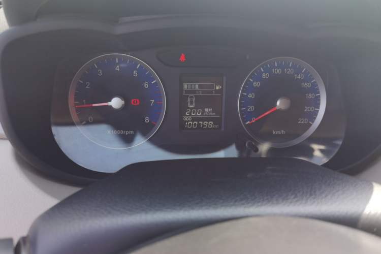 Used Venucia R50 2015 1.6L Manual Fashion Edition Odometer Close Up
