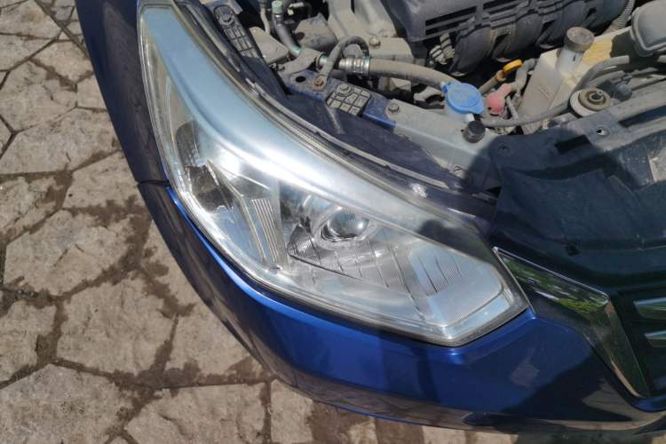 Used Venucia R50 2015 1.6L Manual Fashion Edition Right Front Headlight