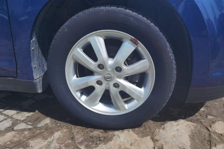 Used Venucia R50 2015 1.6L Manual Fashion Edition Right Front Wheel Hub