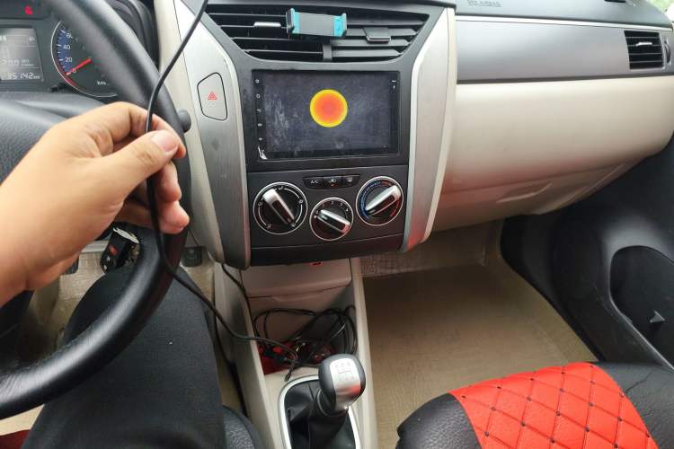 Used Venucia R50 2015 1.6L Manual Fashion Edition Audio And AC Panel